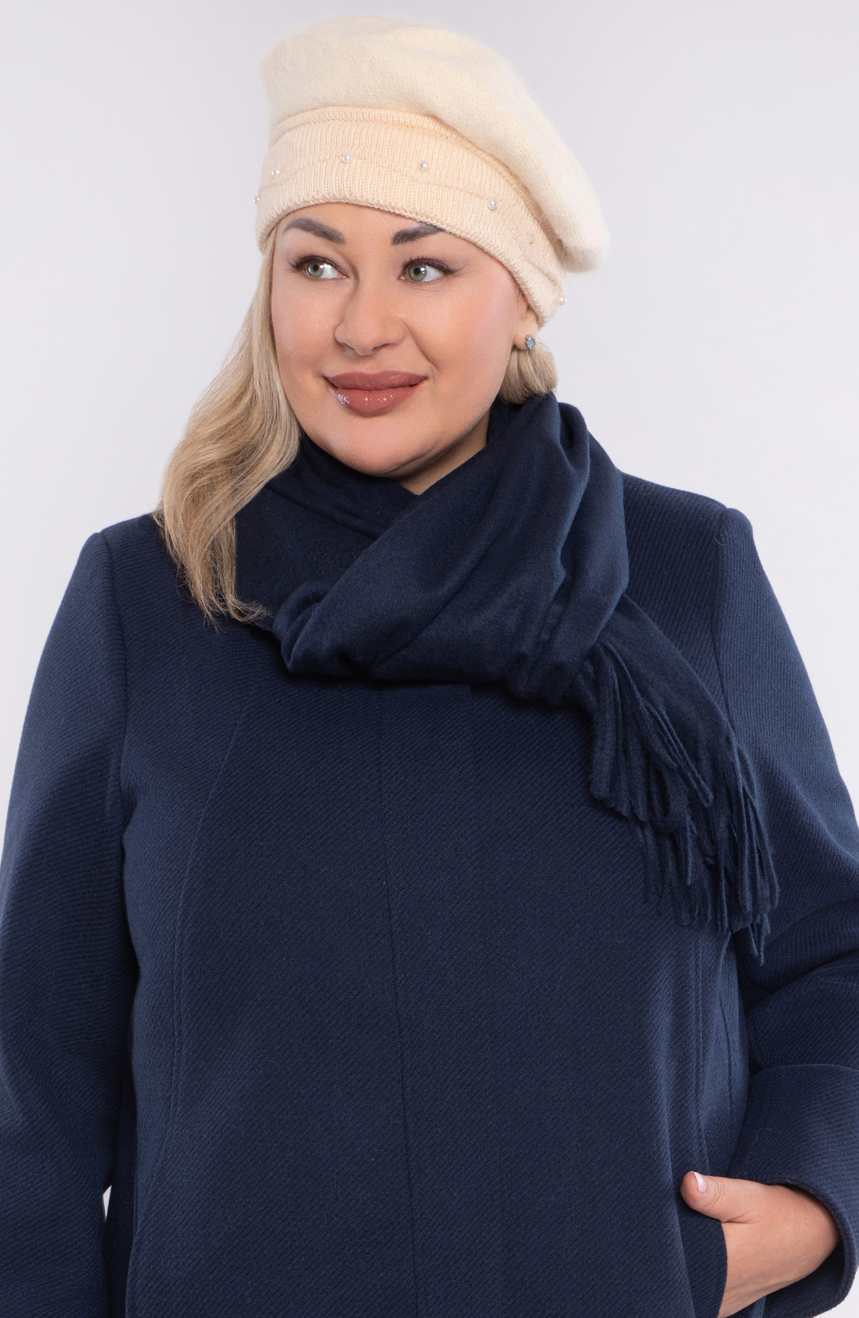 Czarna czapka z mieszanki angory